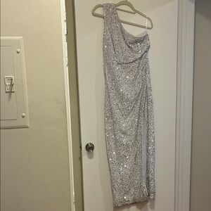 Elegant Silver/White one shoulder Sequin Dress with high slit
